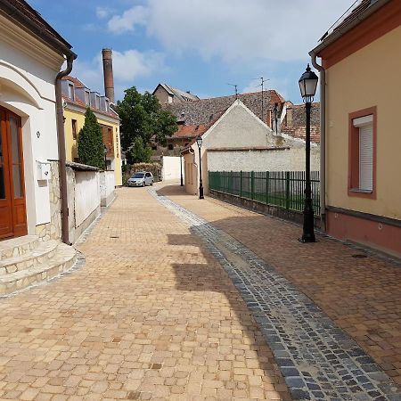 Apartman Kaszás Central Mosonmagyaróvár Exterior foto