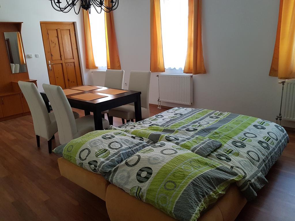 Apartman Kaszás Central Mosonmagyaróvár Exterior foto